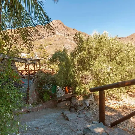 La Montana Nyaraló Santa Lucia